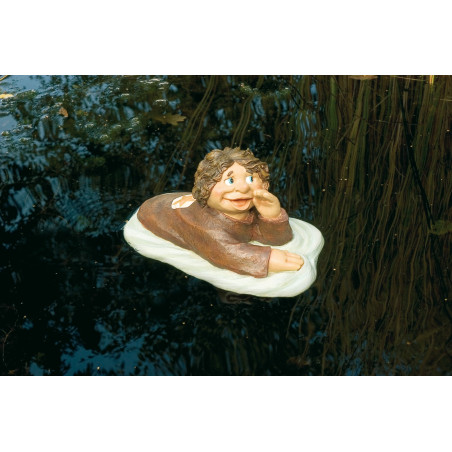 Enfant nagant avec un secret