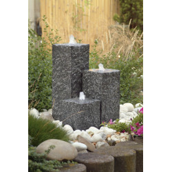 Kit Siena. 3 colonnes anthracite en granit et éclairage LED